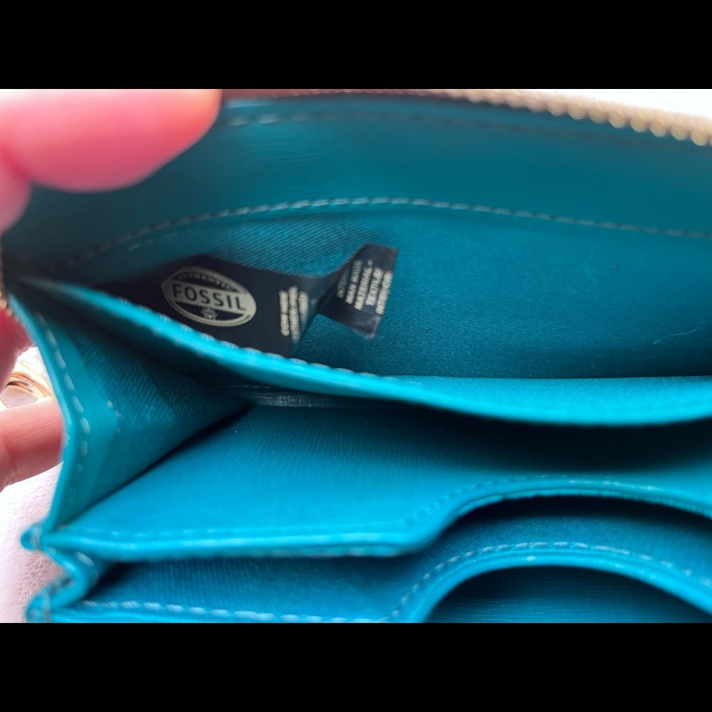 Fossil Gold Wristlet Bag - Picture 5 of 12